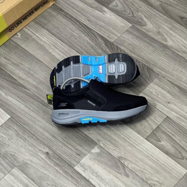 PHOTO-2025-10-01-17-32-39 Skechers Go walk